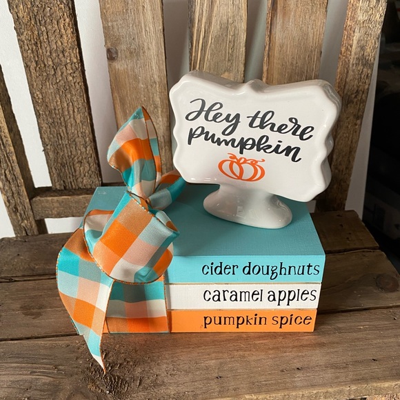 Fall tiered tray mini book stack duo - Picture 3 of 3